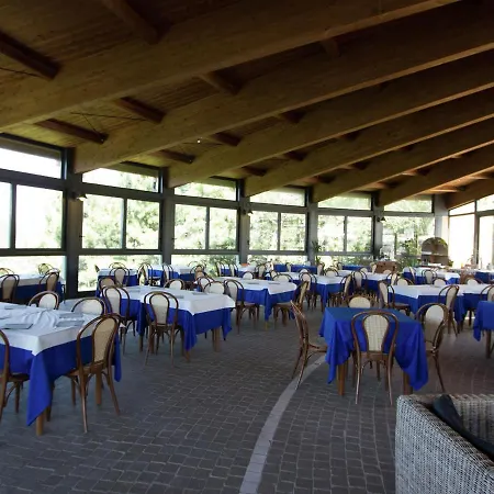 Comfortable With Terrace, Located In Nature Hébergement de vacances *